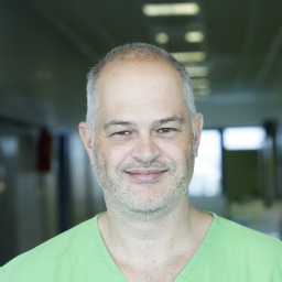dr. Fésüs Gábor portré