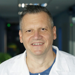 dr. Galambos Barnabás portré
