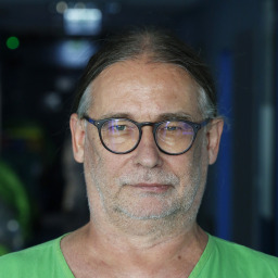 dr. Jákics József portré