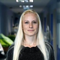 dr. Kromplák Zsanett portré
