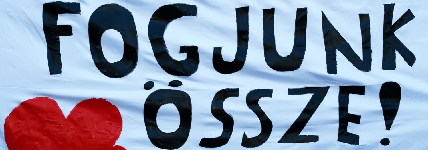 Fogjunk össze zászló